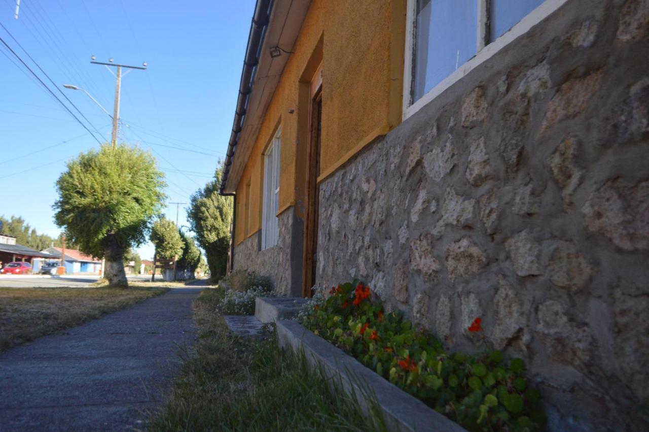 Hostal Y Cabanas Vientos Del Sur Puerto Ingeniero Ibanez 外观 照片